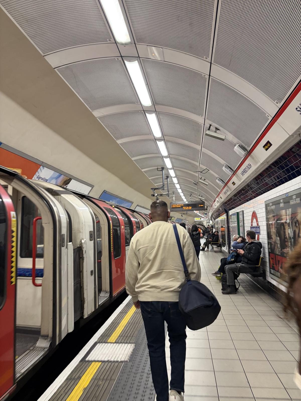 Shepherd’s Bush tube station, Central Line